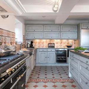 Château Des Demoiselles 4*, La Motte France